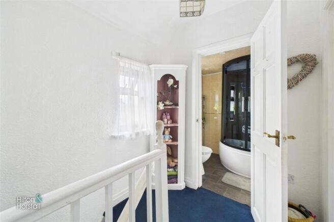 3 bed Semi-Detached for sale Image 6