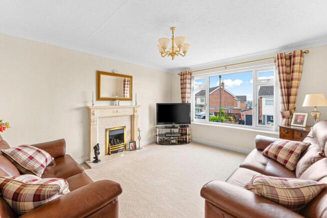 4 bed Detached for sale Image 4