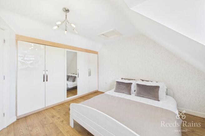 3 bed Terraced for sale Image 4