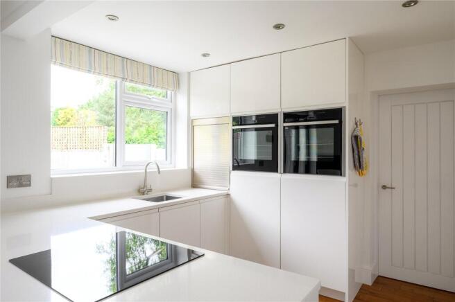 4 bed Semi-Detached for sale Image 5