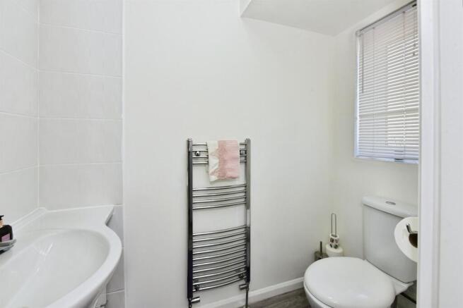 4 bed Detached for sale Image 7
