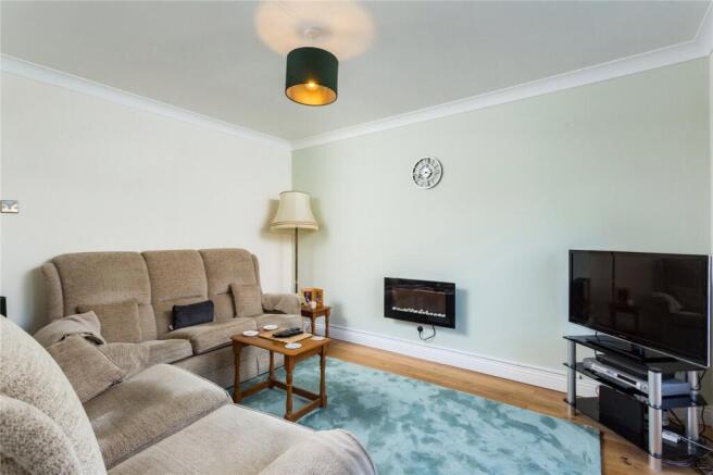 4 bed Link Detached House for sale Image 11