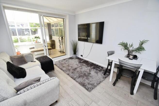 3 bed Semi-Detached for sale Image 4