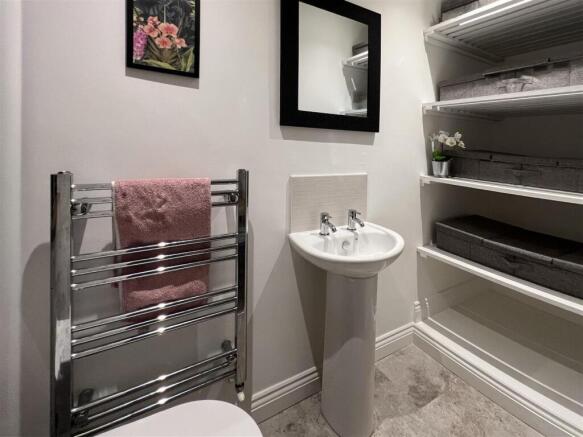 4 bed Town House for sale Image 11