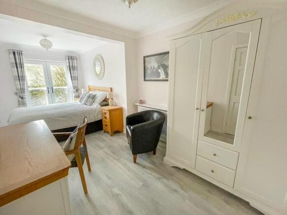3 bed Semi-Detached for sale Image 10