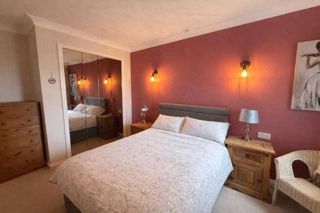 1 bed Flat for sale Image 5