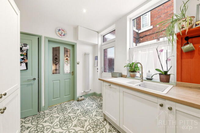3 bed Terraced for sale Image 10