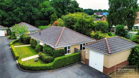 Foxholes Road, Oakdale, Poole