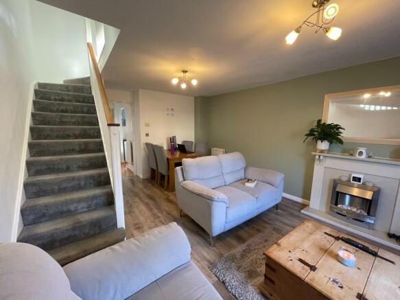 LIVING ROOM REVERSE