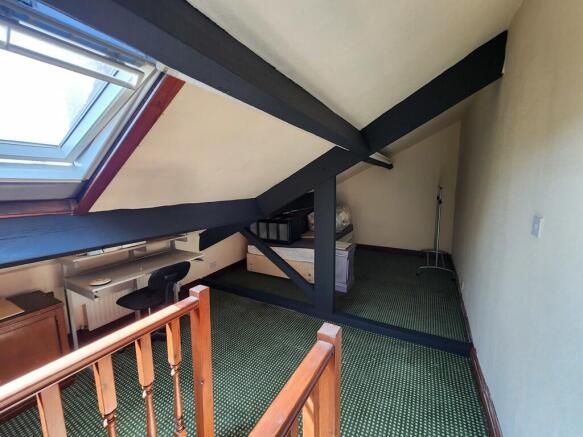 3 bed Terraced to rent Image 5
