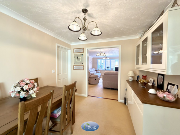 4 bed Detached for sale Image 10