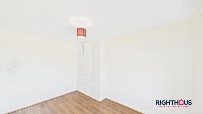 3 bed Terraced for sale Image 9