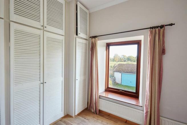 Bedroom 4_01.jpg