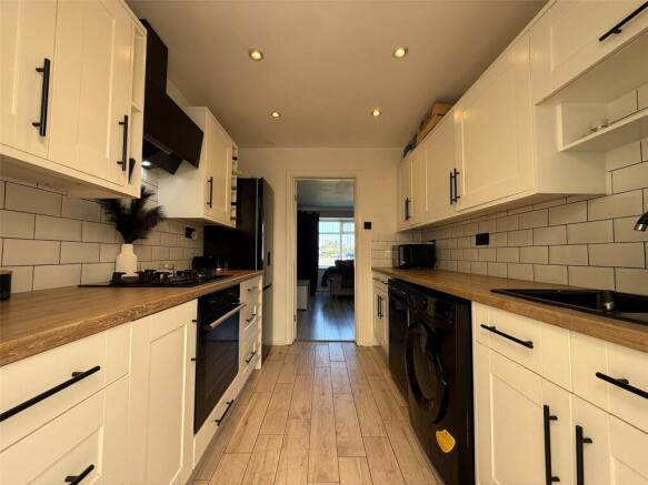 2 bed Semi-Detached for sale Image 5