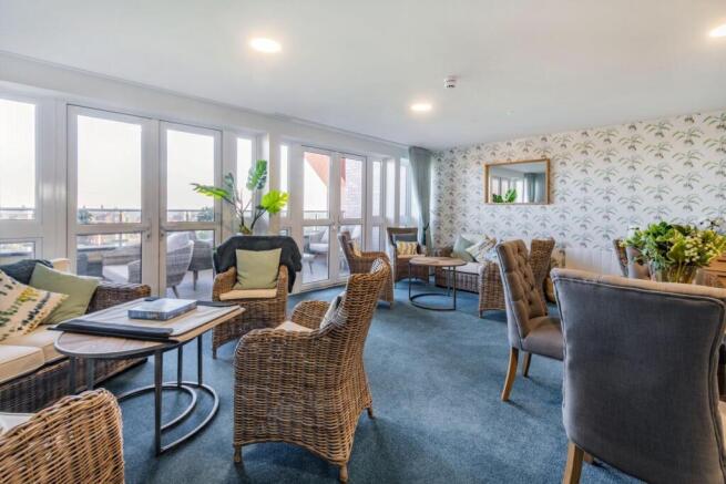 2 bed Apartment for sale Image 12