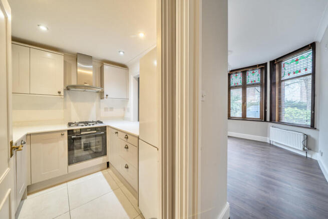 1407096-9-698208c...