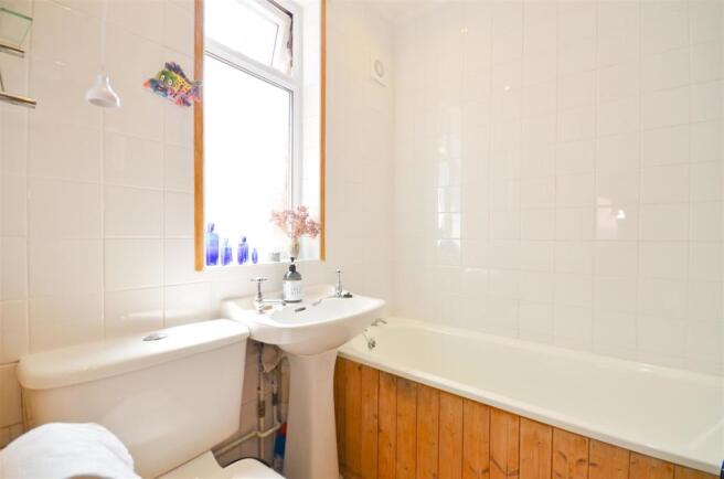 Bathroom.JPG