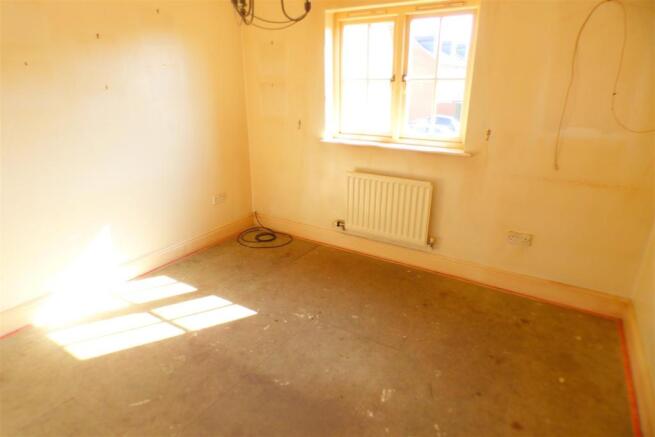 bedroom 2.JPG