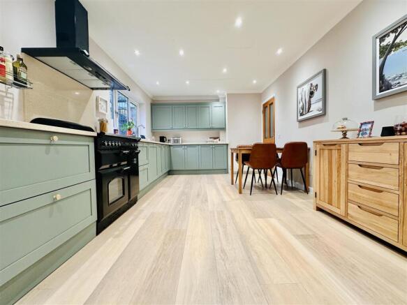 Kitchen/Breakfast Room