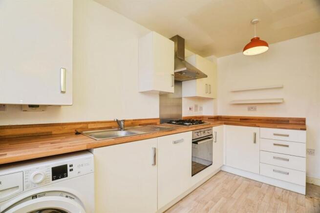 2 bed Terraced for sale Image 5