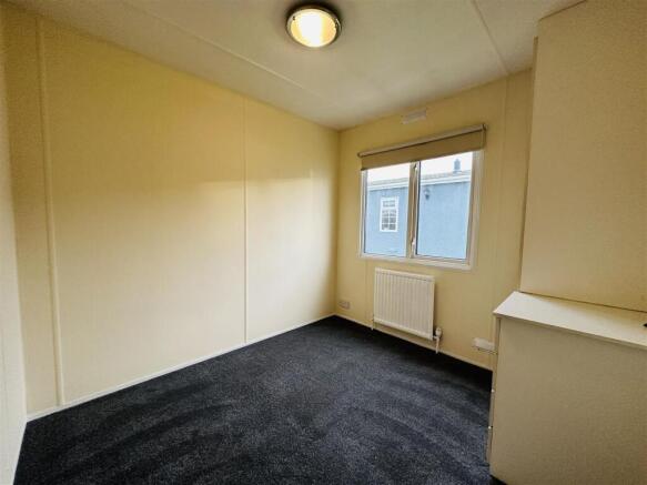 2 bed Park Home for sale Image 9