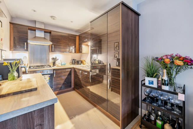 1408190-9-6984c44...