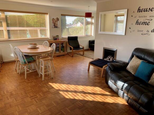 Sitting/dining room