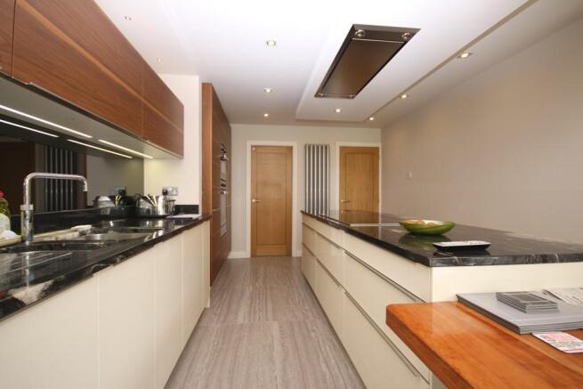 Kitchen/Breakfast...
