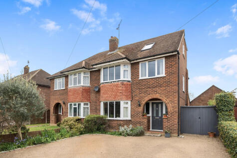 Selbourne Avenue, New Haw, KT15