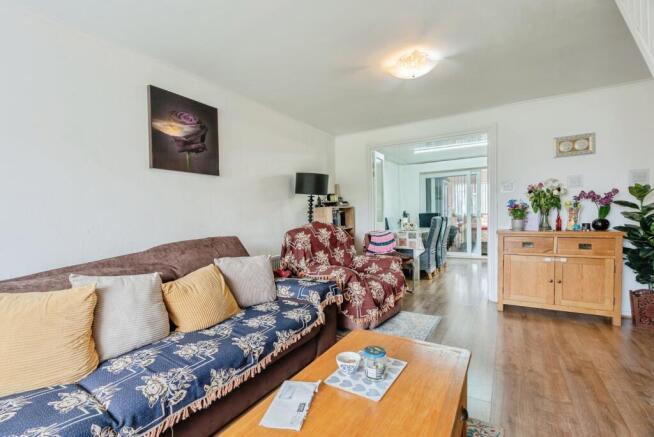 5 bed Semi-Detached for sale Image 5