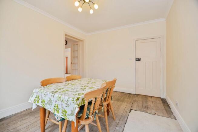 4 bed Bungalow for sale Image 8
