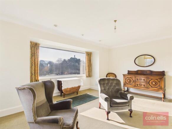 2 bed Flat for sale Image 5