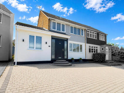 Down Hall Close, Rayleigh