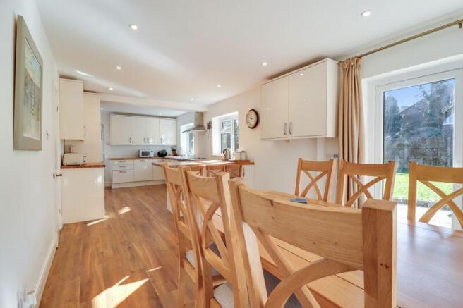 Audley Way, Ascot photo 3