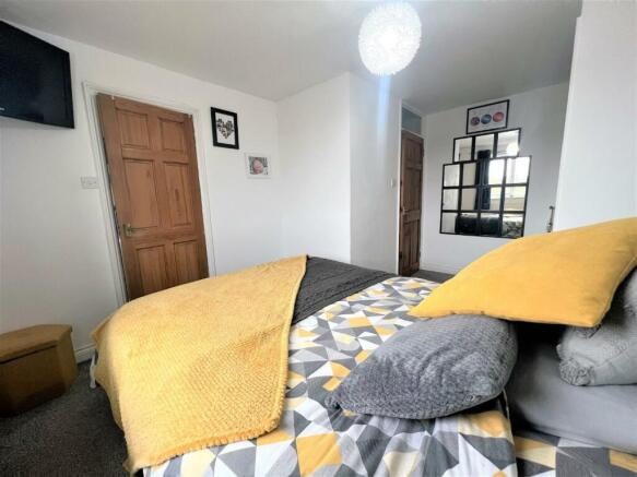 Bed 1.2.jpg