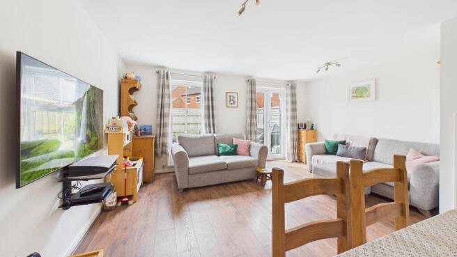 CAM04968G0-PR0117-STILL009