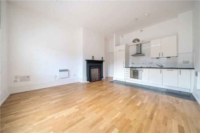 Studio to rent Image 5