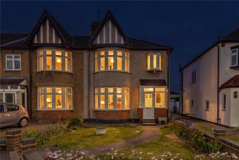 Beech Avenue, Upminster, RM14