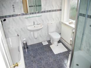 LUXURY RE-FITTED FAMILY BATHROOM