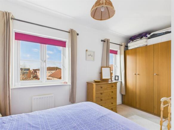 BEDROOM 2