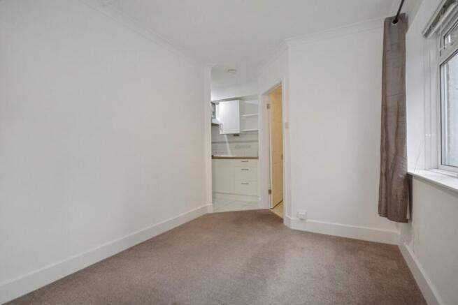 Flat 6 Beaumont Court, 2 Boscombe Spa Road, Bournemouth, Dorset, BH5 1AU