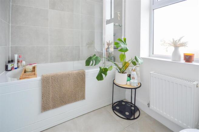 4 bed Semi-Detached for sale Image 10
