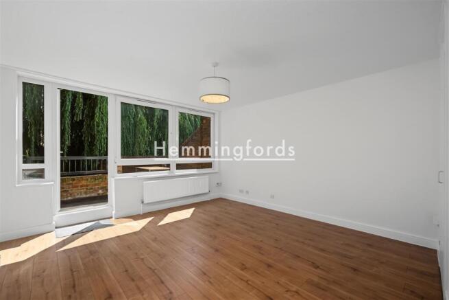 101 Reedham Close N17 9PY-10.jpg