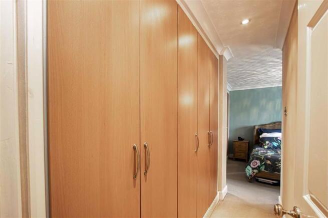 DRESSING AREA