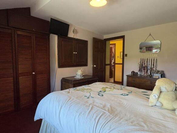 2 bed Cottage for sale Image 11