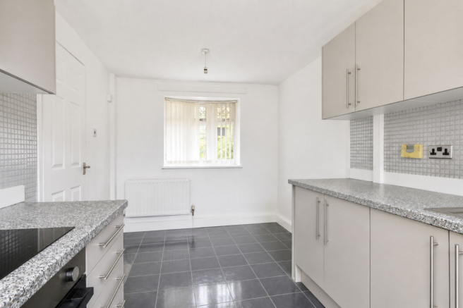 3 bed Semi-Detached for sale Image 8