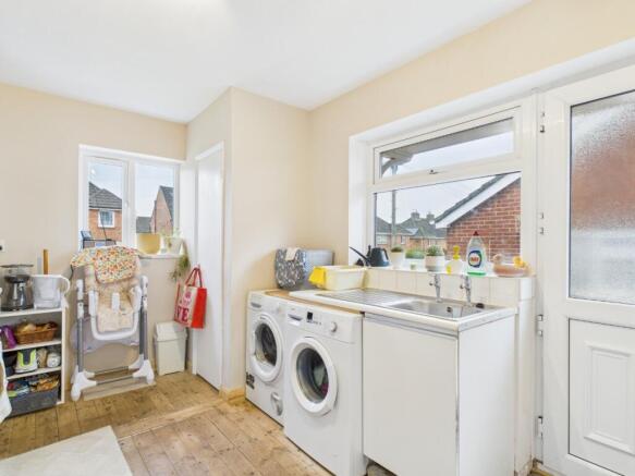 2 bed Semi-Detached Bungalow for sale Image 7