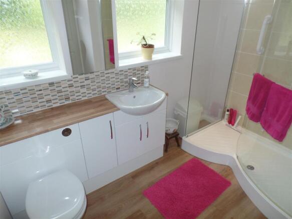 SHOWER ROOM