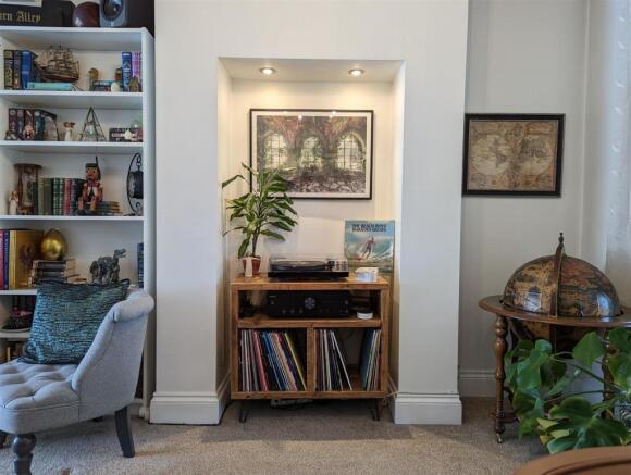 Living Room (3) (Large).jpg