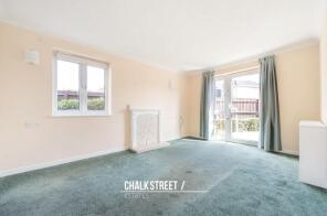 Flat 1, 35 Longdon Court, Junction Road, Romford RM1 3QY